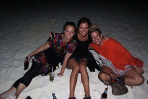 Melissa, Jurgita and Gunn-Elin at the beach in the evening.