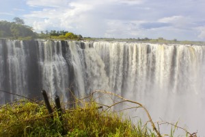 Massive falls that are 108 meters high and 1,7 kilometers wide.